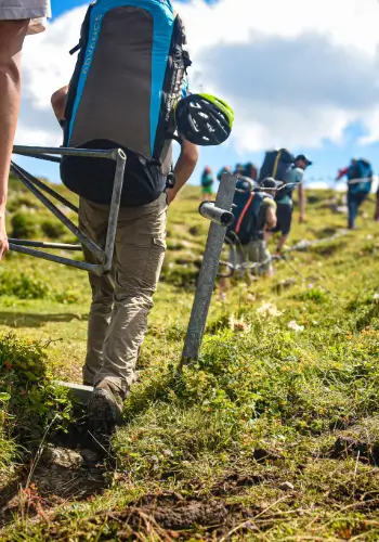 Paraguiding mit touch and go Paragliding führt Piloten zu den schönsten und spannendsten Fluggebieten der Schweiz. Auf dem Weg zum Startplatz